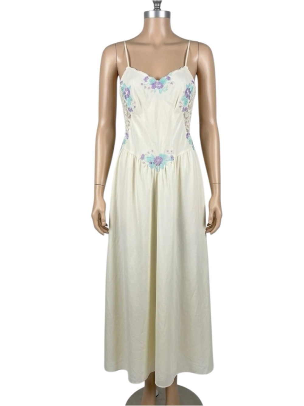Oscar de la Renta for Swirl Vintage 80’ Ivory Floral EmbroideredNightgown Small